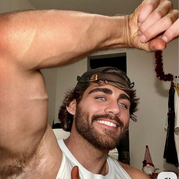 Meet your Posher, Mike D - Picture 3 of 5